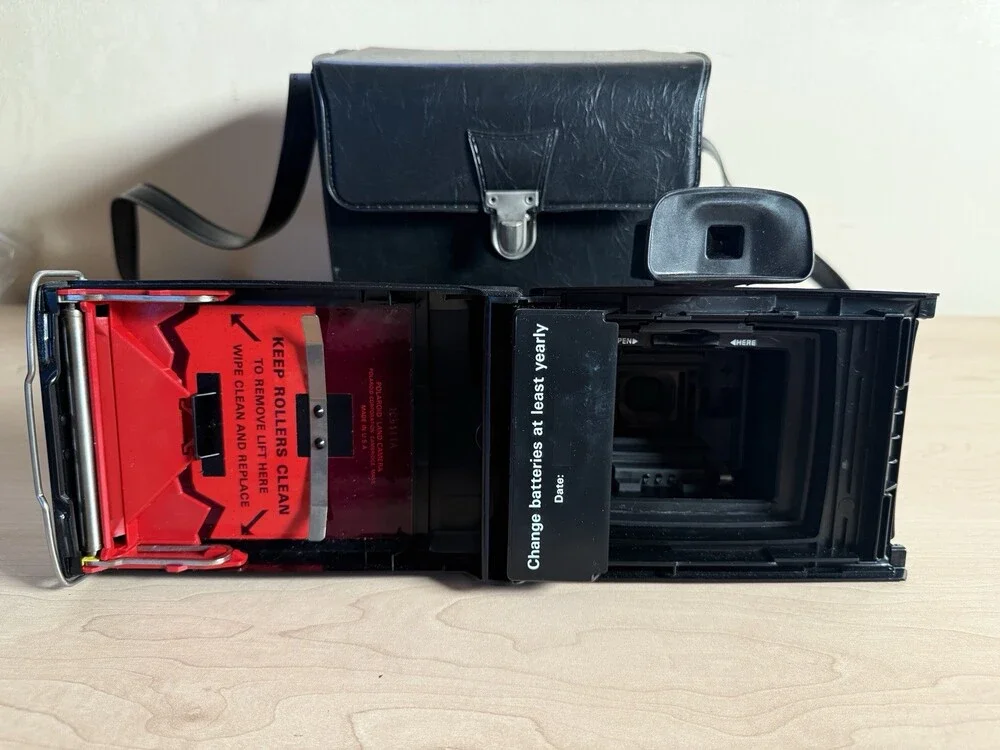 Polaroid Super Shooter Land Camera w/Carrying Case Untested Clean